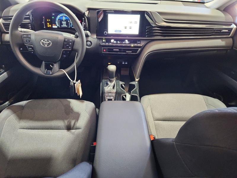 2025 Toyota Camry le