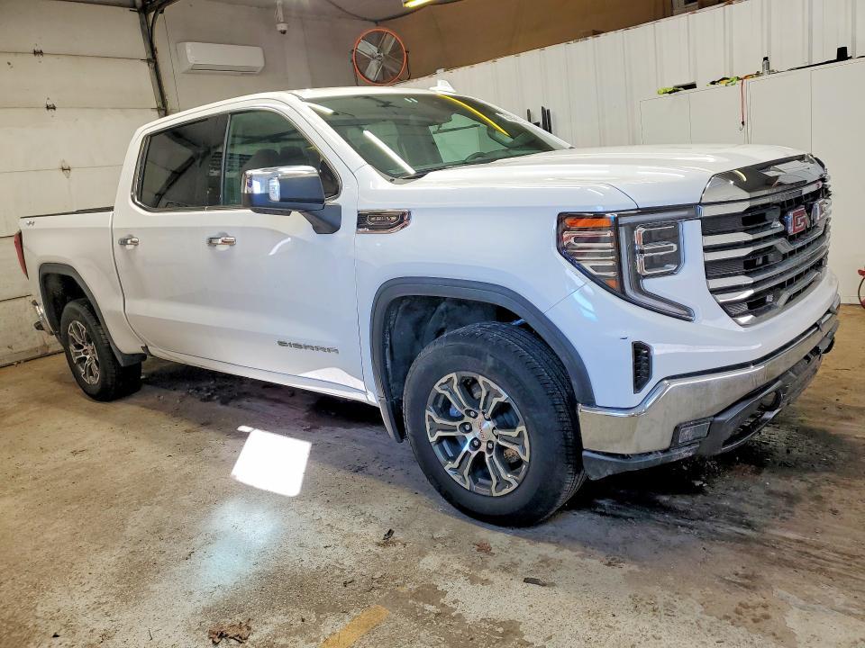 2025 GMC Sierra K1500 SLT