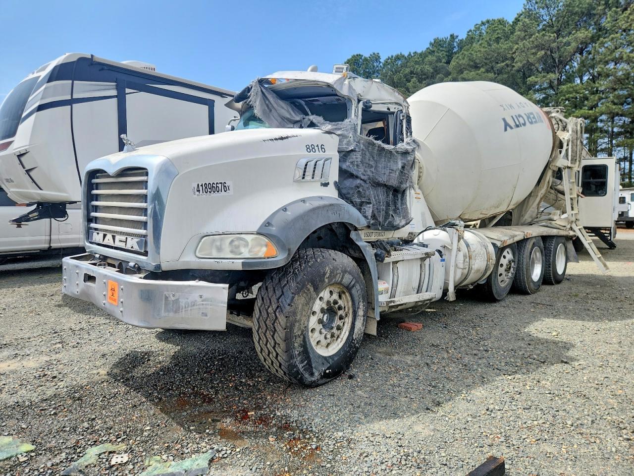 2022 Mack Granite