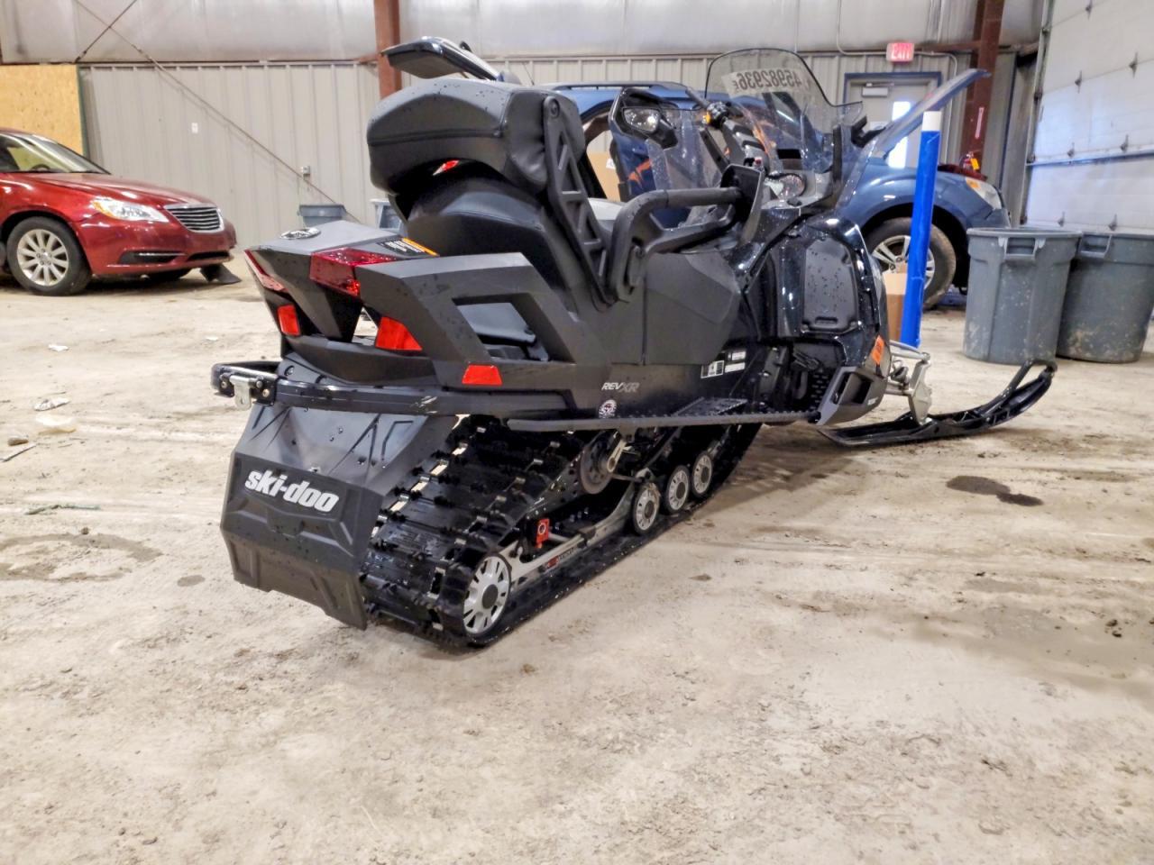 2015 Skidoo 2015 SKI-Grand Touring LE 4-T