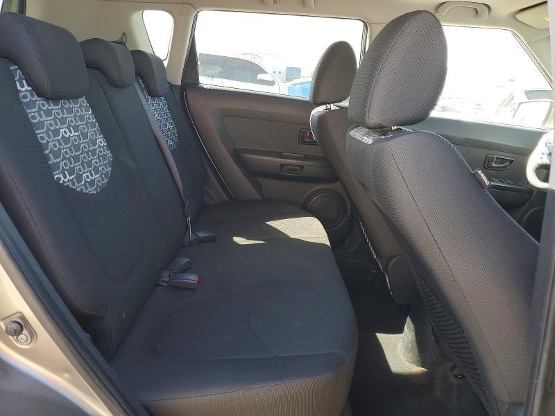 2010 KIA Soul +