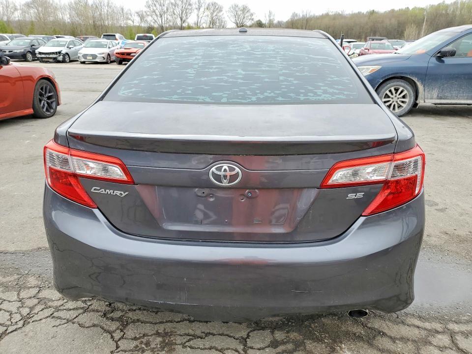 2013 Toyota Camry le 4D Sedan
