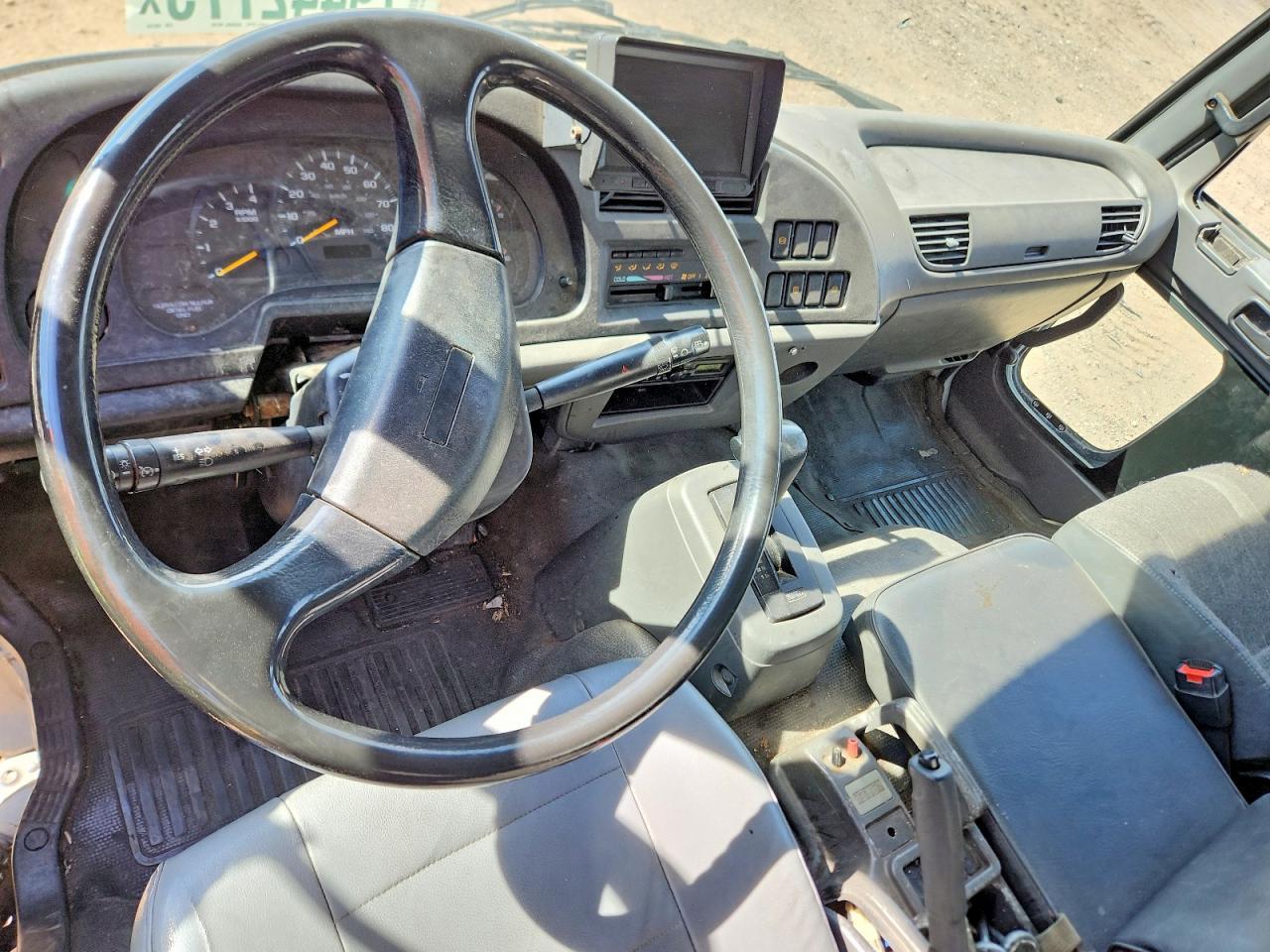 2009 Isuzu T7F BOX Truck