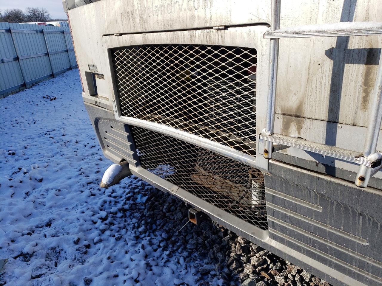 2004 Freightliner Chassis XC RV