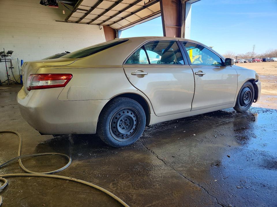 2010 Toyota Camry le
