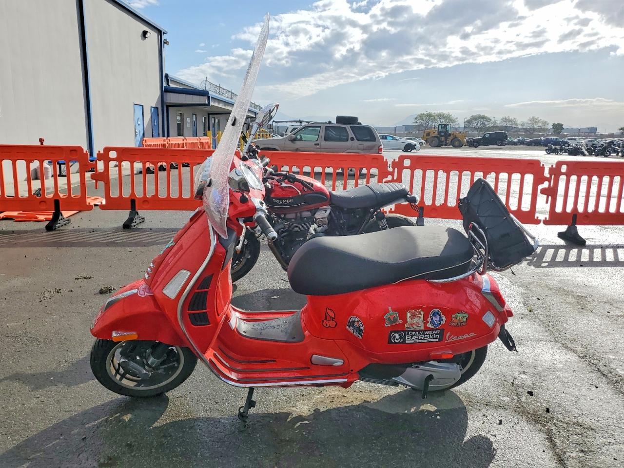 2023 Vespa GTS/SEI Giorni 300