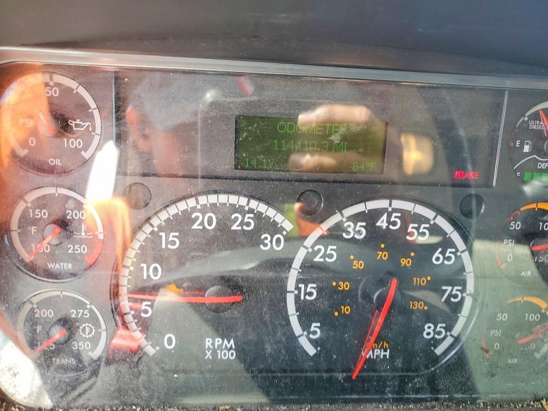 2020 Freigliner 2020 Freightliner Business Class M2 BOX Truck