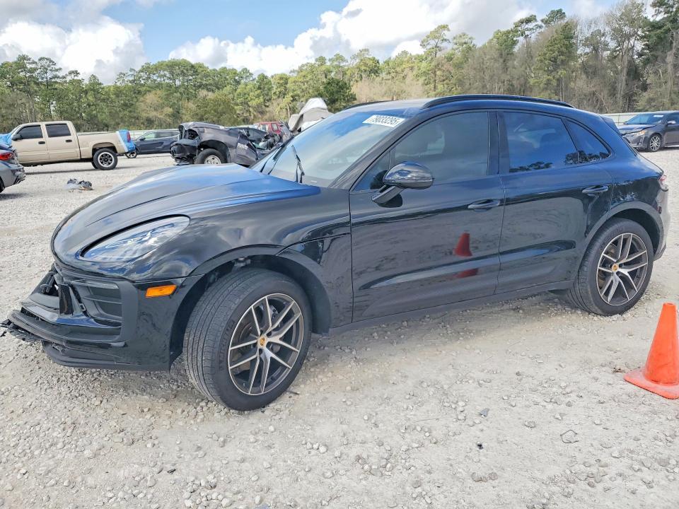 2025 Porsche Macan Base