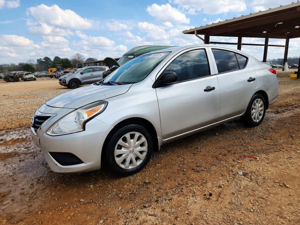 2015 Nissan Versa 1.6 s Plus