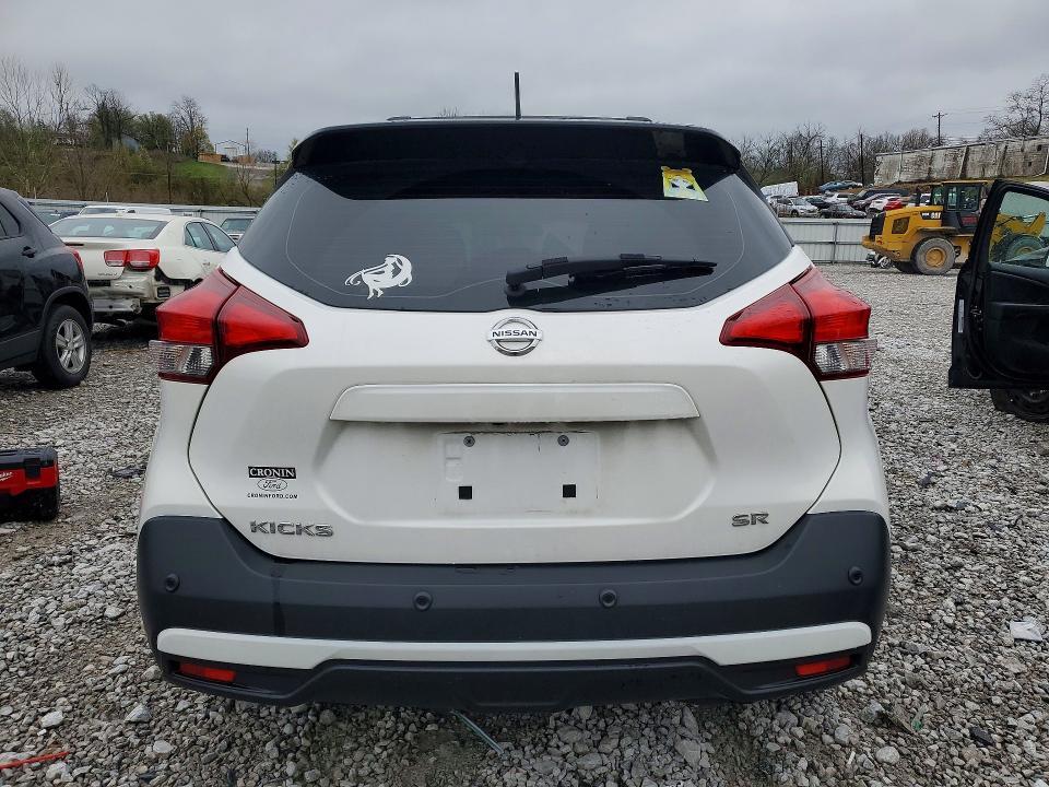 2020 Nissan Kicks sr