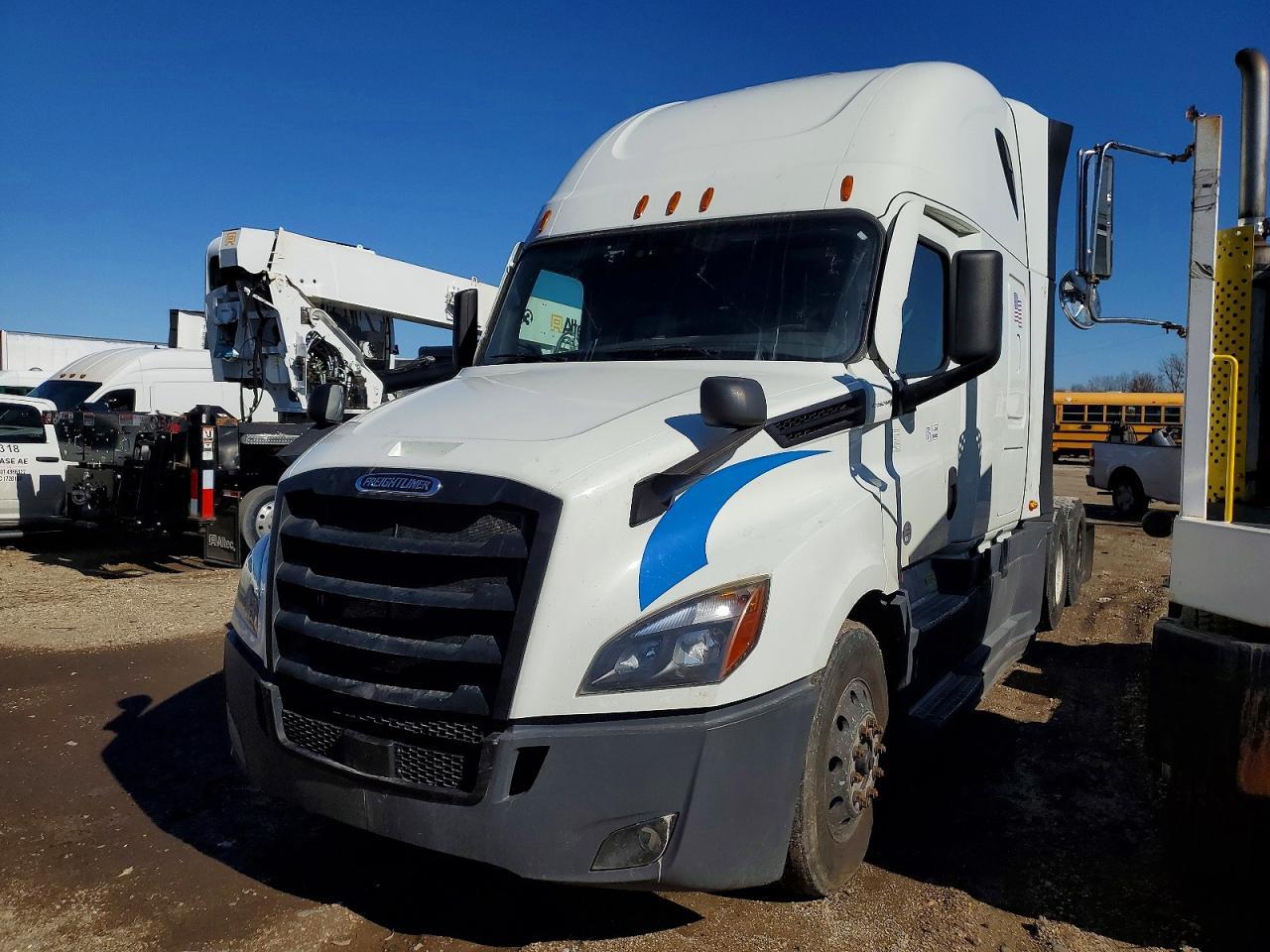 2020 Freigliner 2020 Freightliner Cascadia 126 Semi Truck