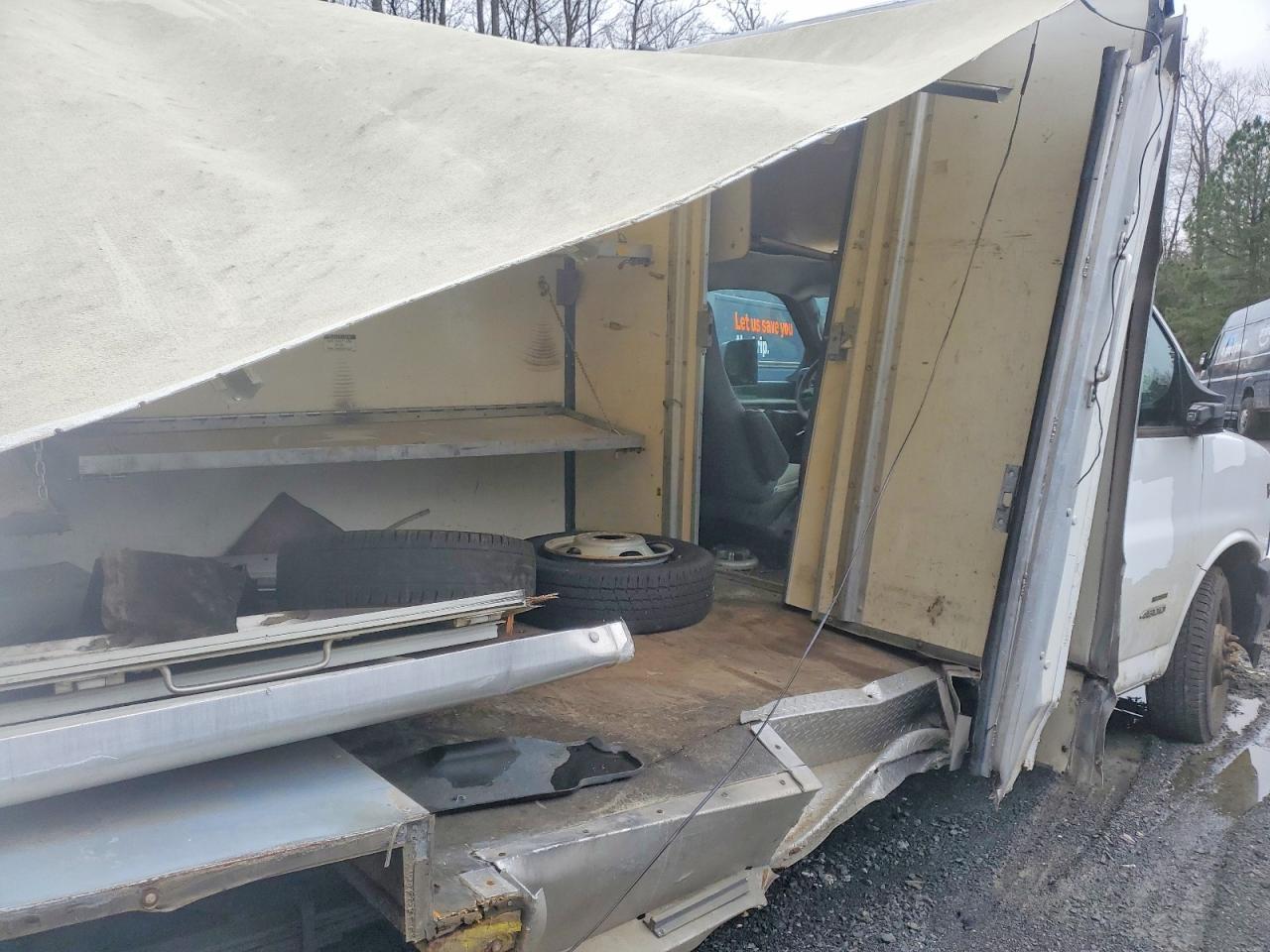 2018 Chevrolet Express Delivery Truck