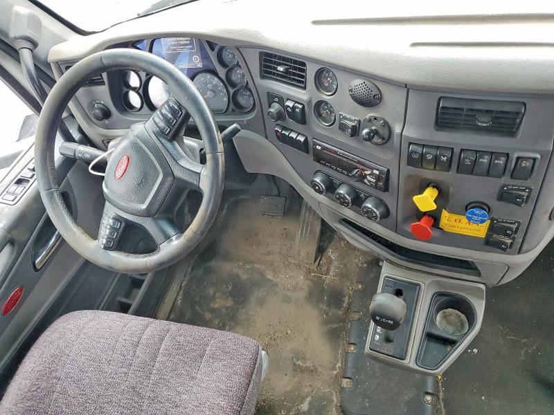 2017 Peterbilt 579