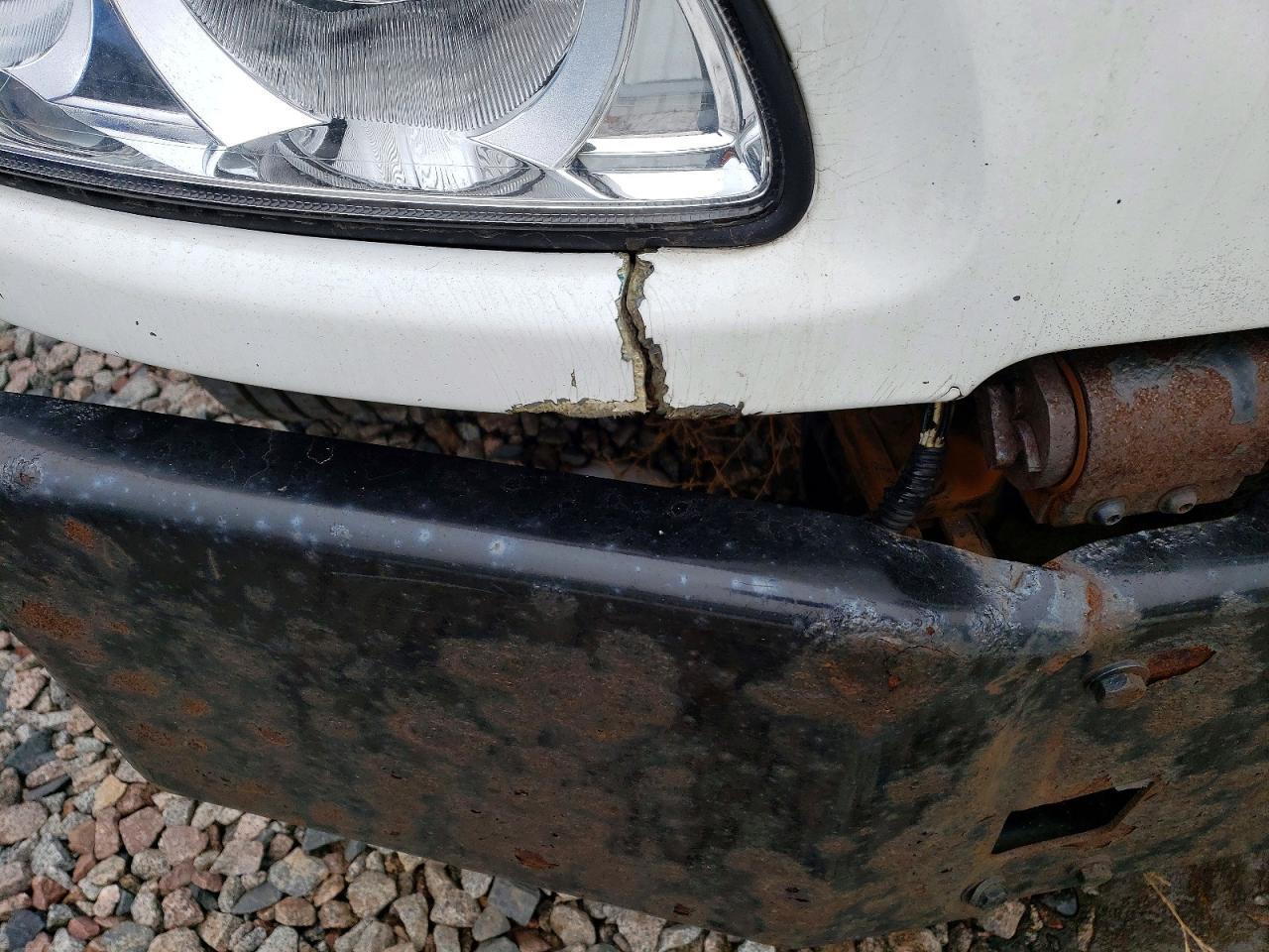 2015 Kenworth T440 Semi Truck