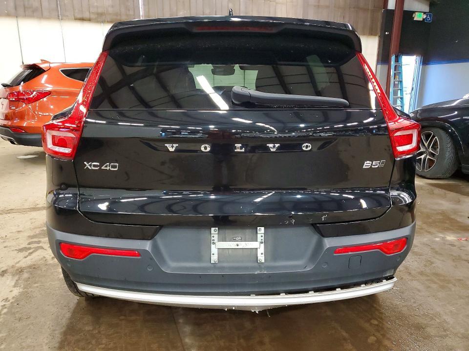 2023 Volvo Xc40 Core