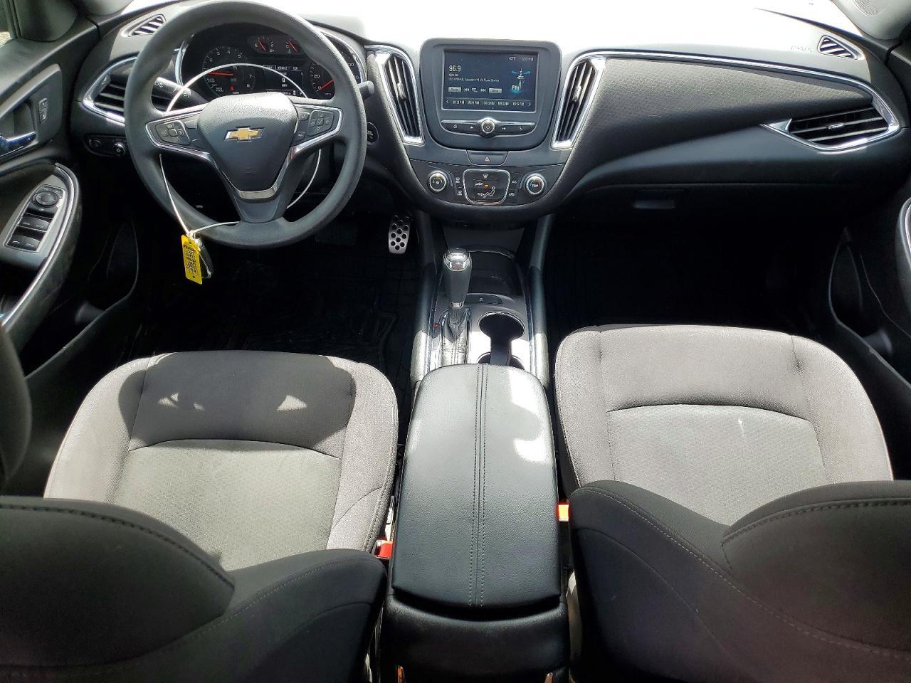 2017 Chev Malibu lt