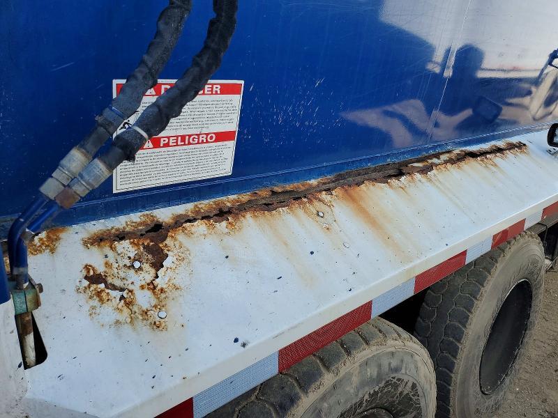 2010 Mack LEU613 Refuse Truck