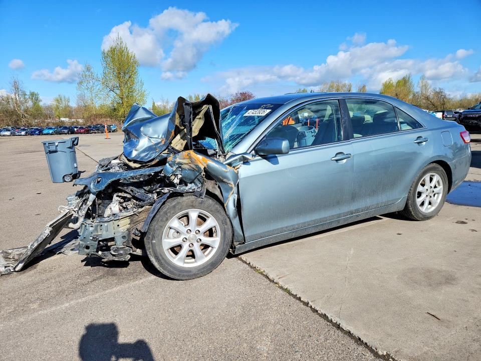 2011 Toyota Camry le