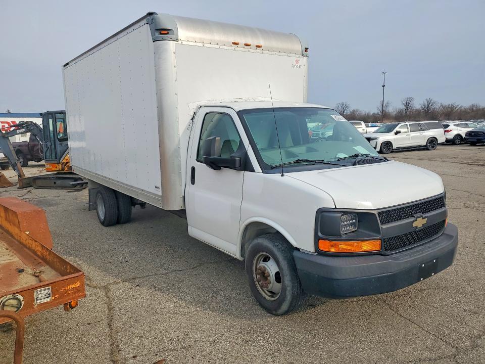 2017 Chevrolet Express BOX Truck