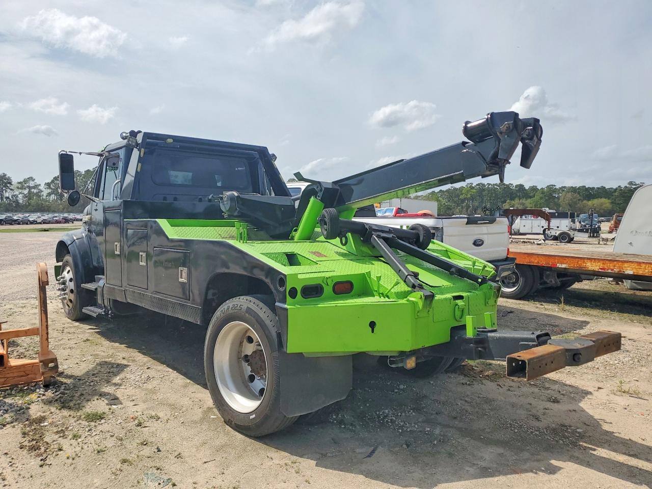 1999 International 4900 TOW Truck