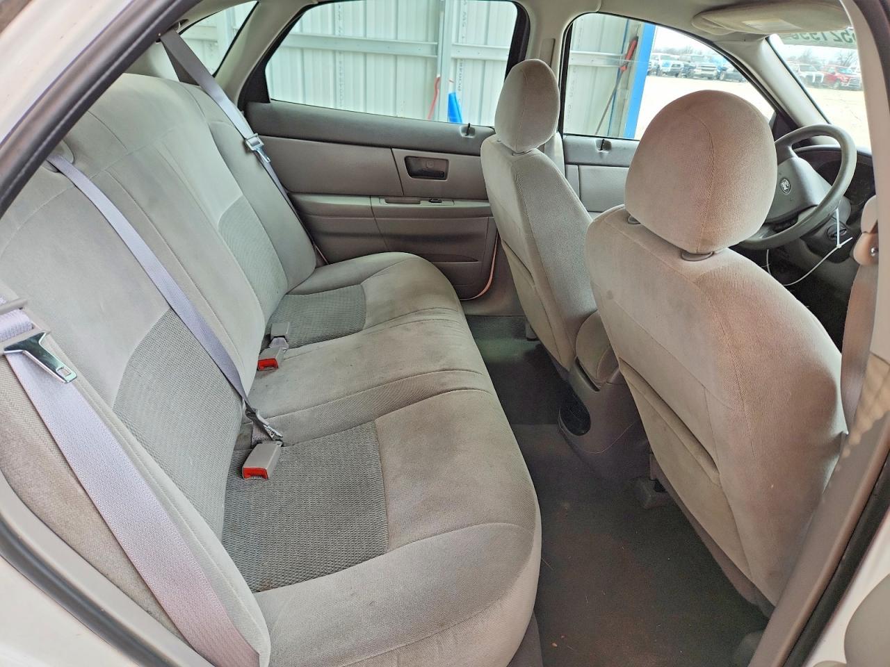 2005 Ford Taurus se