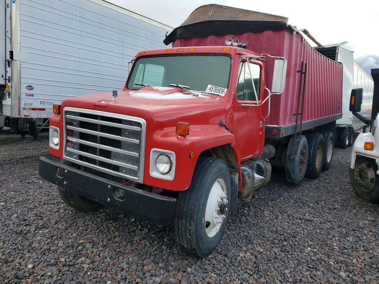 1984 International F1954 Grain Truck