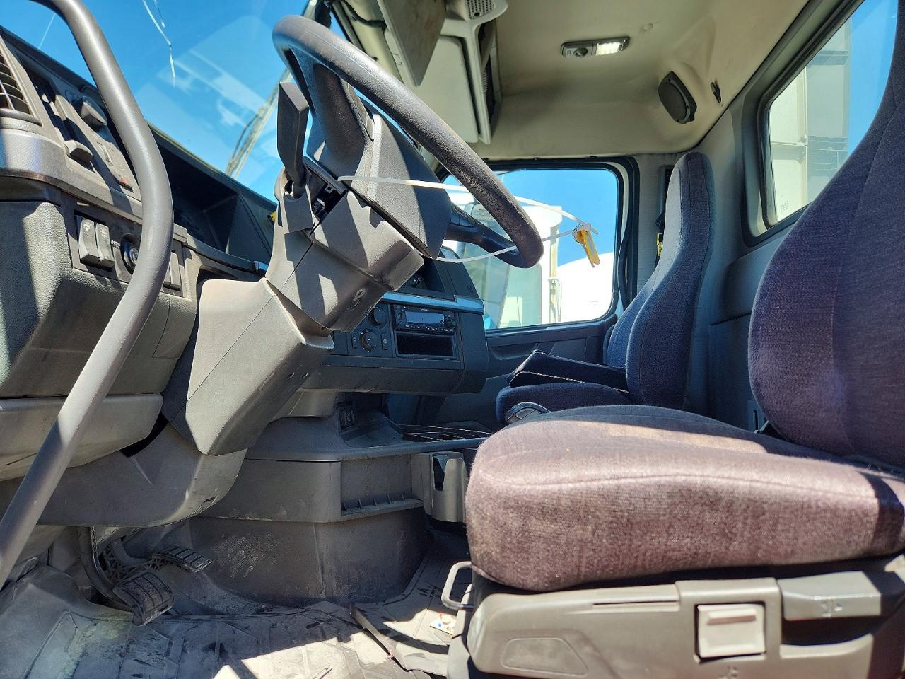 2022 Volv O VNL Semi Truck