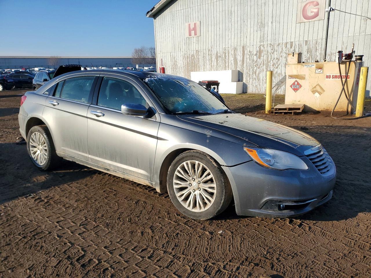 2013 Chrysler 200 Limited
