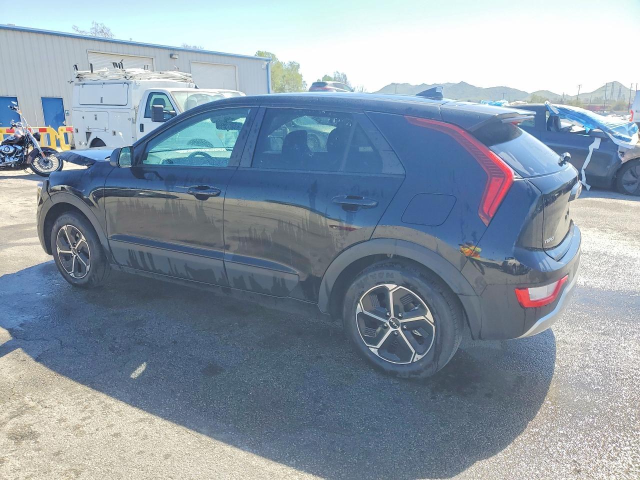 2025 KIA Niro lx