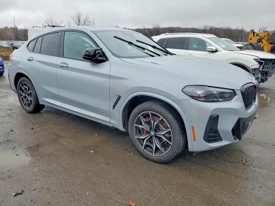 2024 BMW X4 M40i