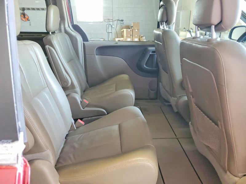 2012 Chrysler Town & Country Touring l