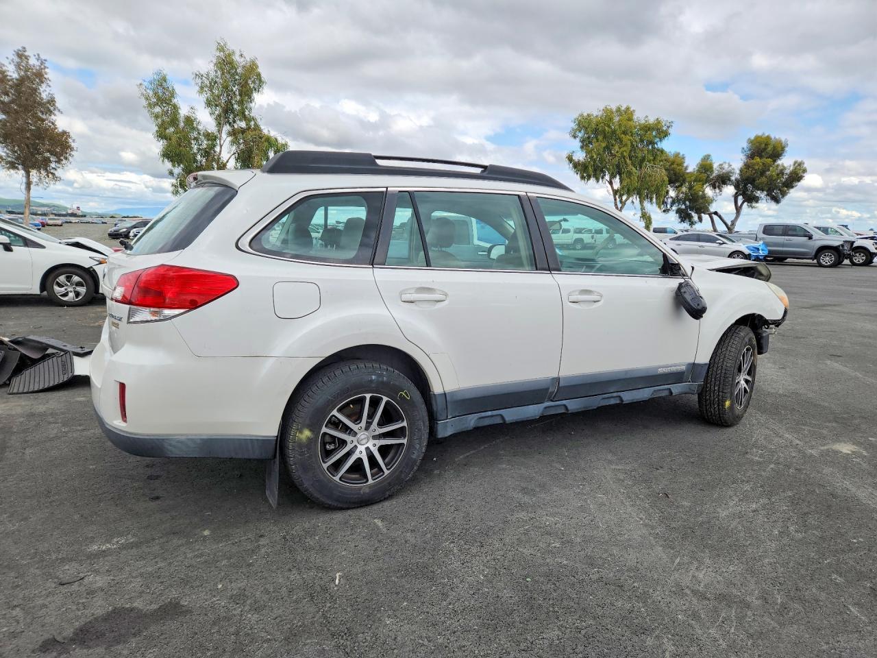 2010 Subaru Outback 2.5i