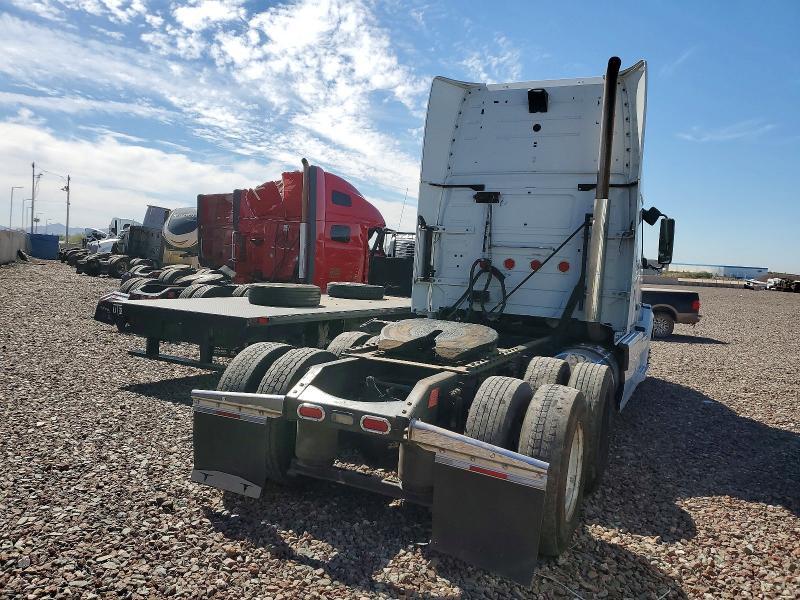 2014 Volvo VNL Semi Truck