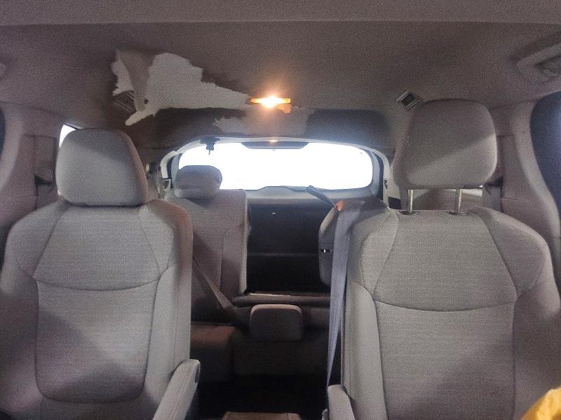 2021 Toyota Sienna le 8-passenger