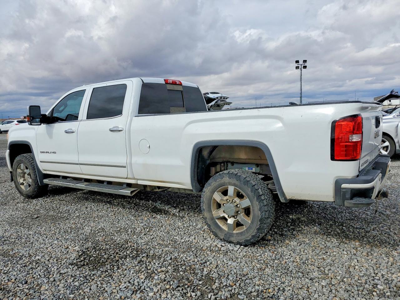 2015 GMC Sierra K3500 Denali