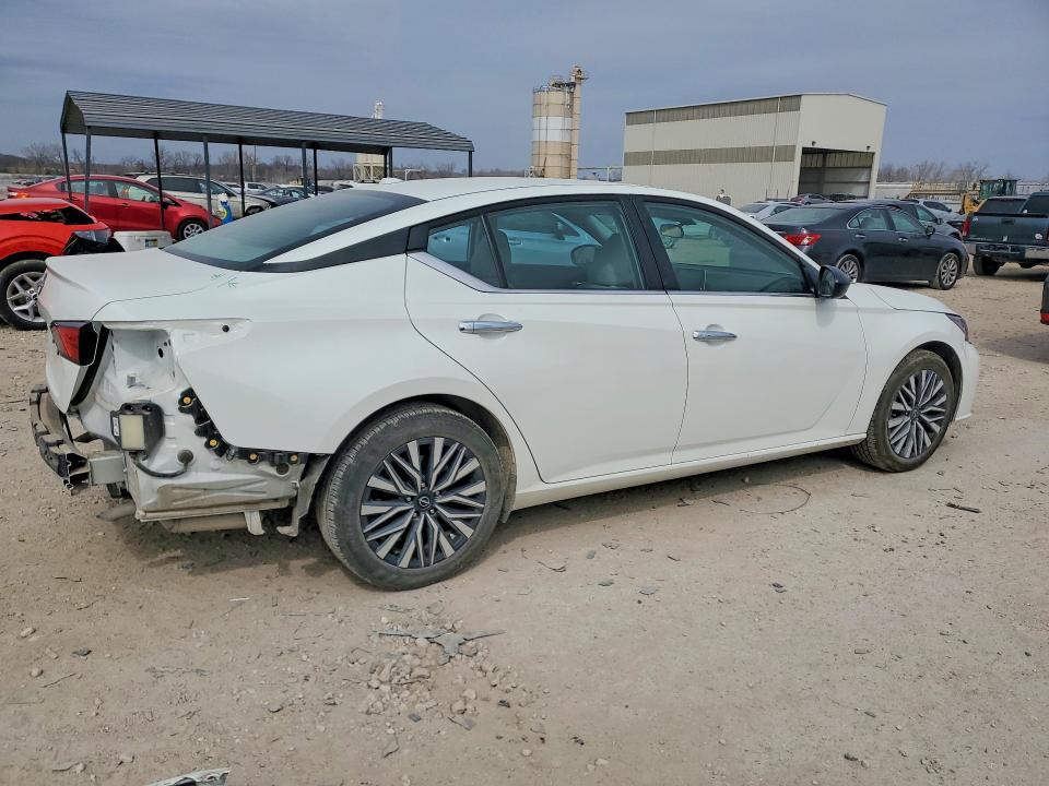 2025 Nissan Altima 2.5 sv