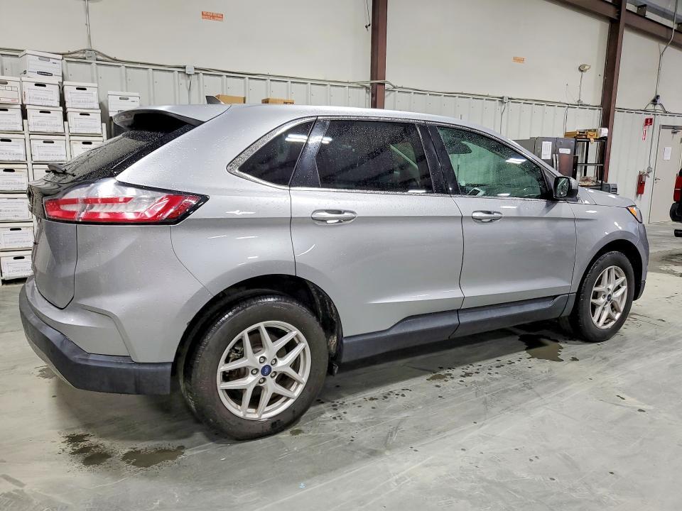 2021 Ford Edge sel