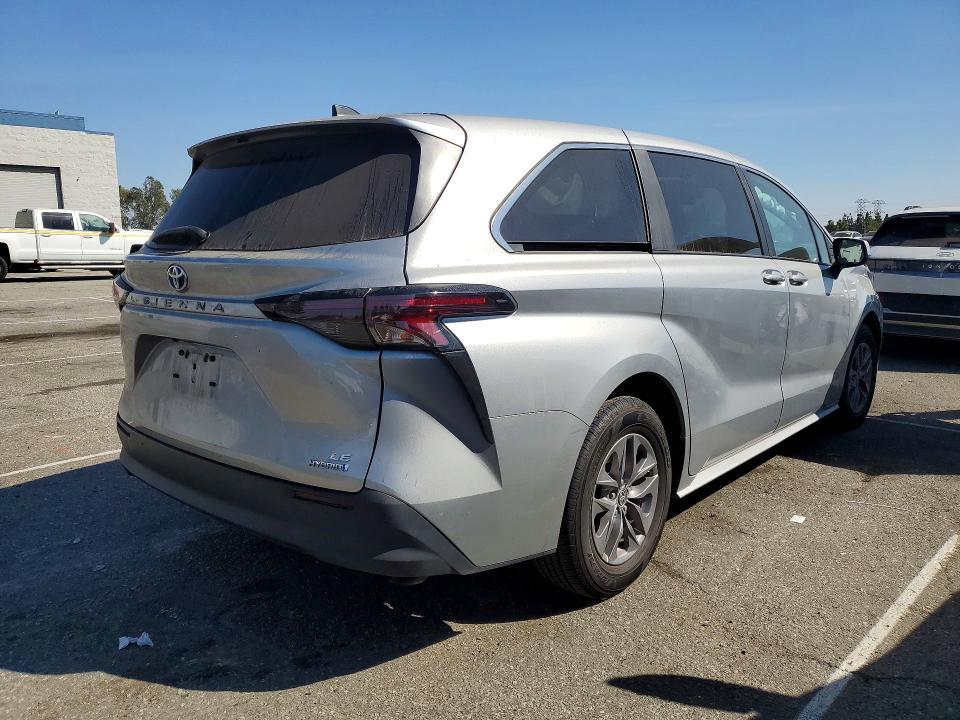2024 Toyota Sienna le 8-passenger