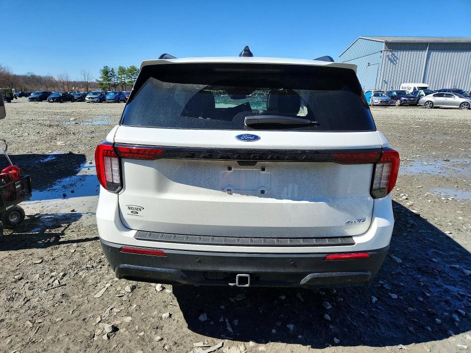 2025 Ford Explorer St-line