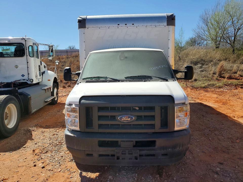 2022 Ford E350 box Truck