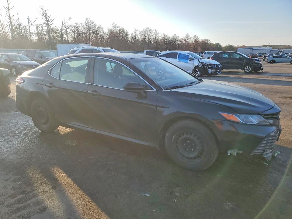 2019 Toyota Camry Hybrid le