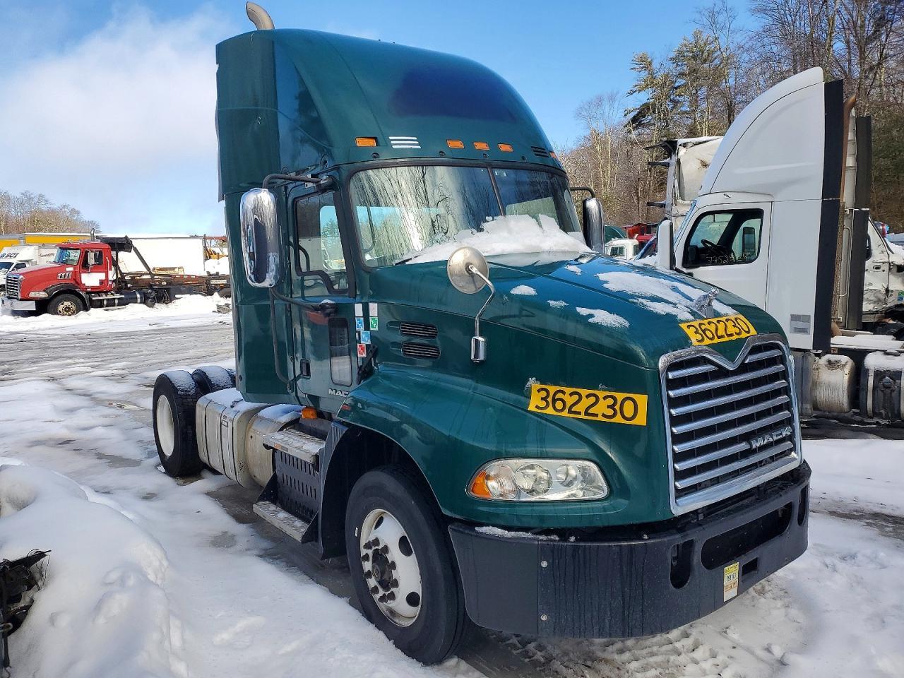 2017 Mack CXU613 Semi Truck