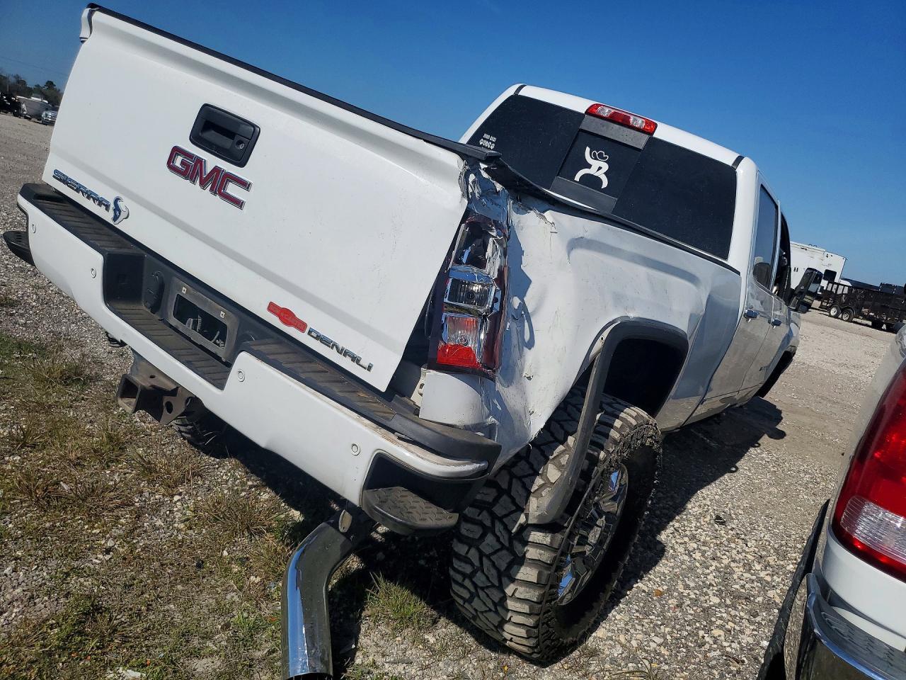 2016 GMC Sierra K2500 Denali