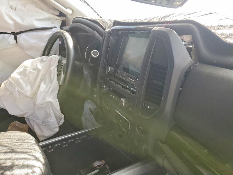 2023 Nissan Titan SV