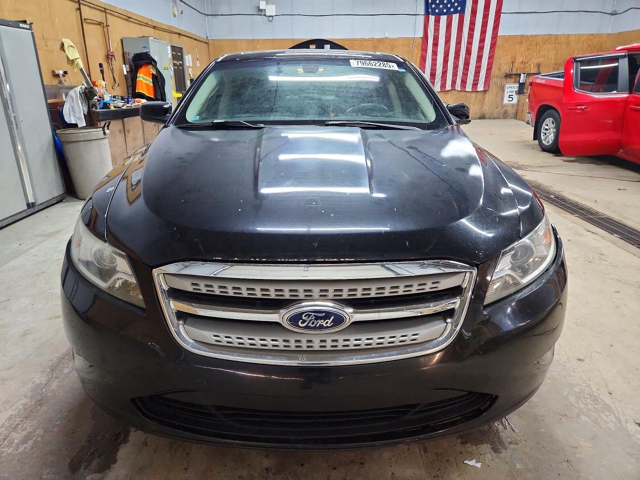 2011 Ford Taurus sel
