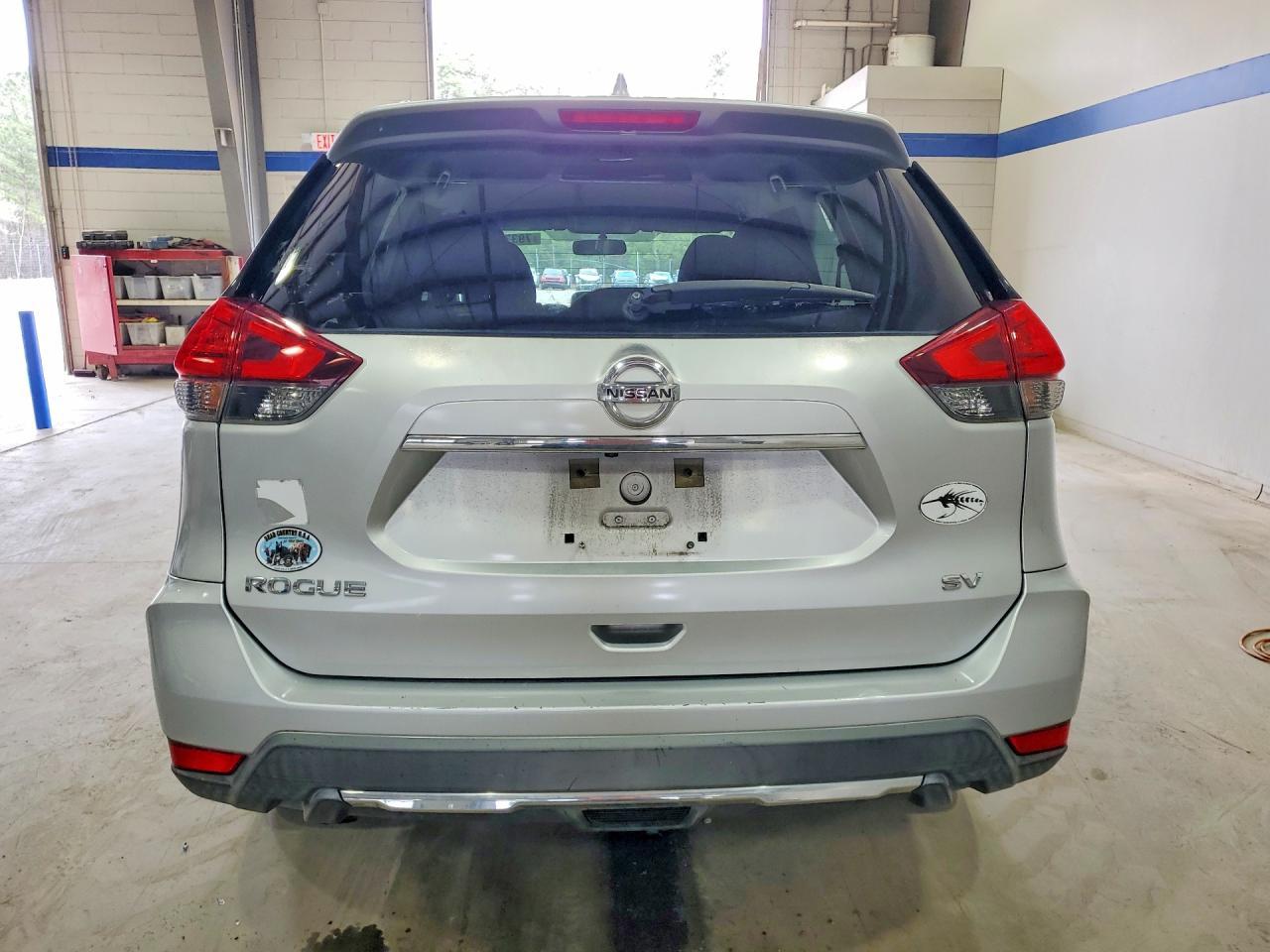 2017 Nissan Rogue sv