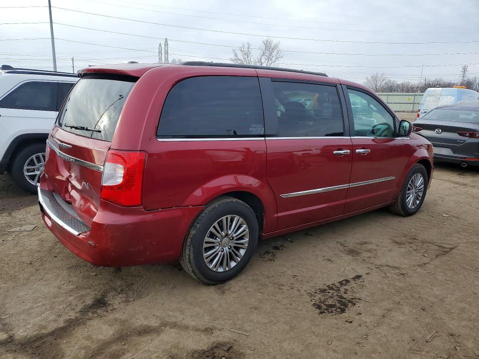 2016 Chrysler Town & Country Touring
