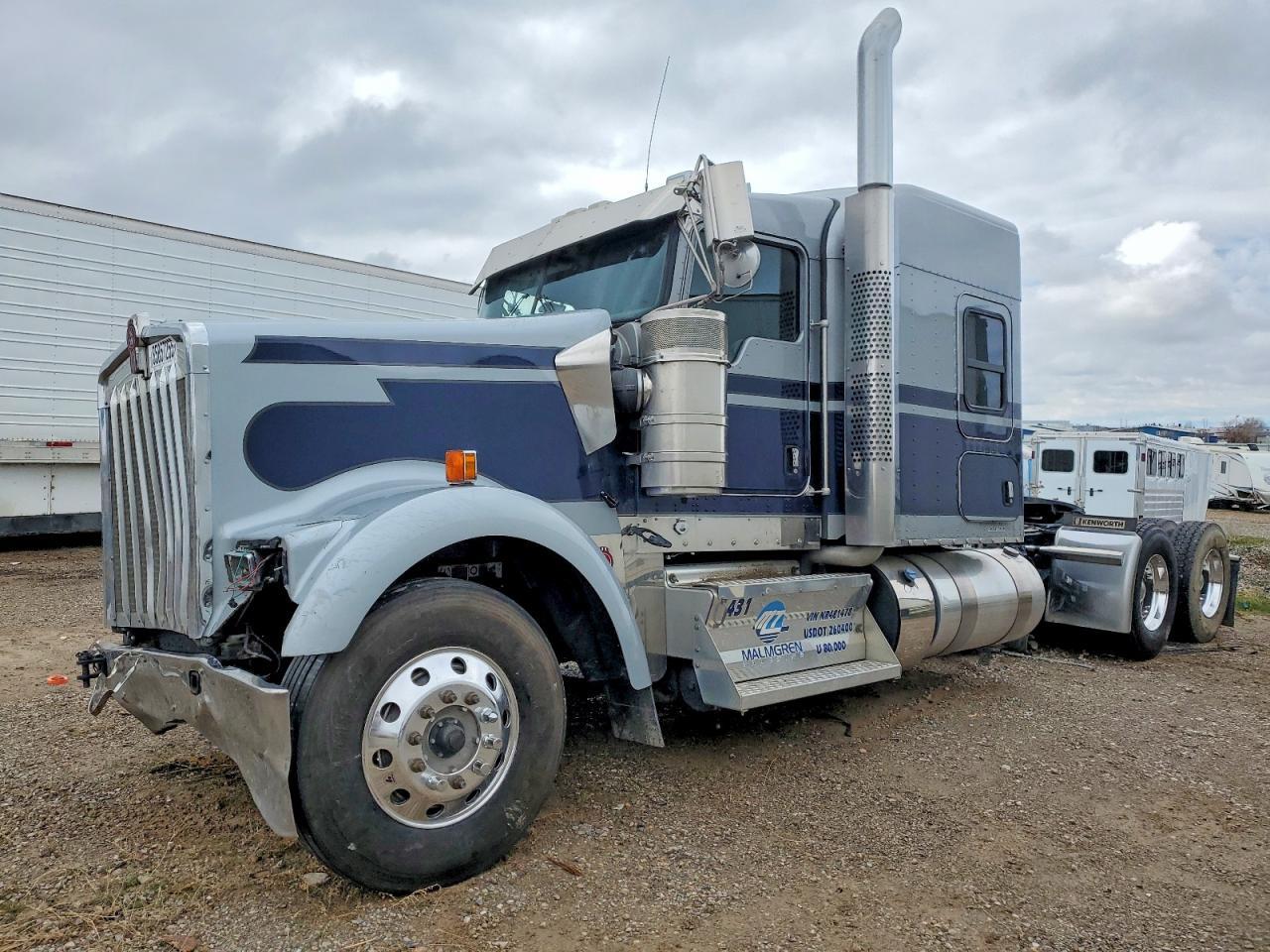 2022 Kenworth W900 Semi Truck