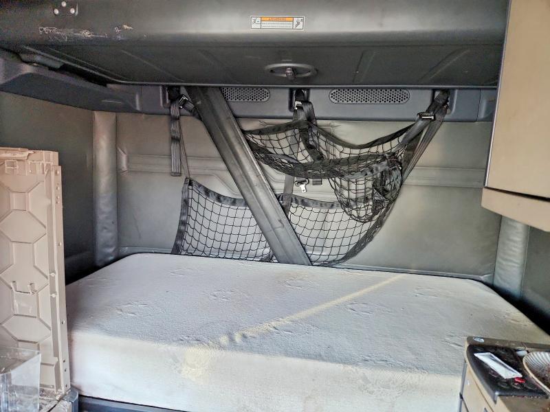 2016 Freightliner Cascadia 125 Semi Truck