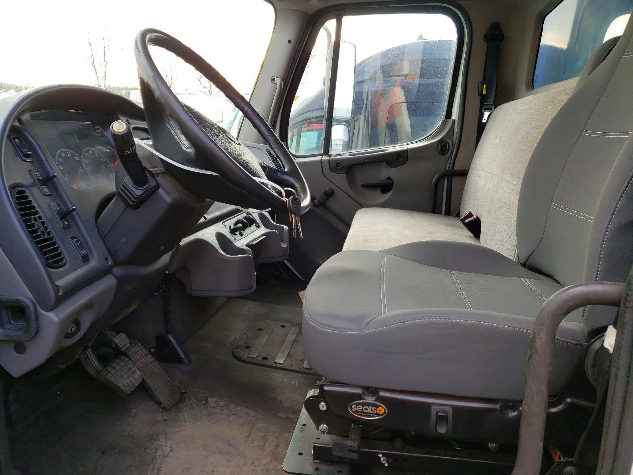 2014 Freightliner Business Class M2 BOX Truck